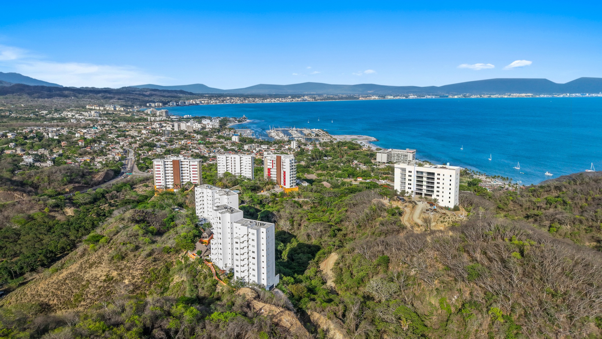 Vista aérea de Alamar sobre la Bahía de Banderas